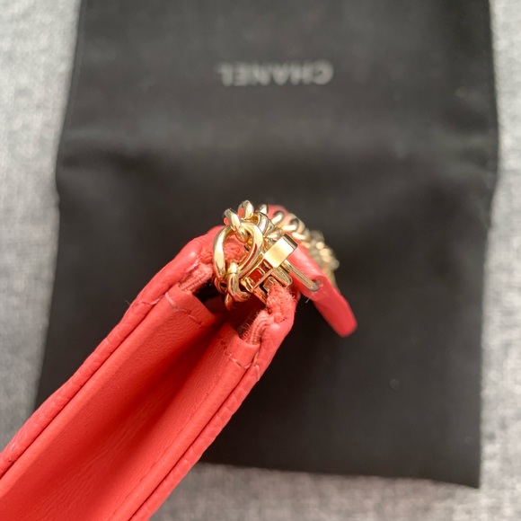 Authentic brand new Chanel o key case pouch pearly pink full set - Picture 9 of 10